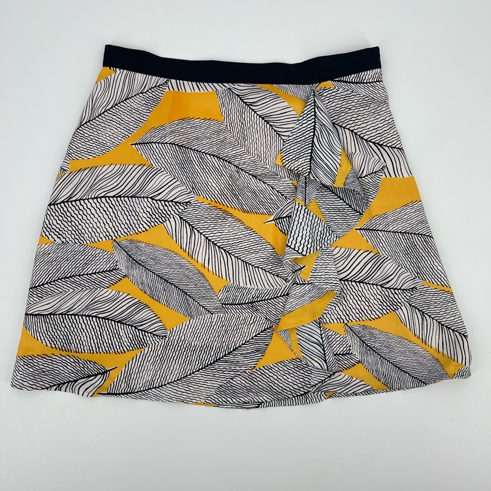 LOFT Mustard Yellow Ruffle Front Skirt Size 8 Abstract Leaf Print Resortcore